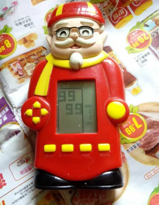 你小時(shí)候玩的國(guó)產(chǎn)俄羅斯方塊掌機(jī),至今仍遠(yuǎn)銷非洲